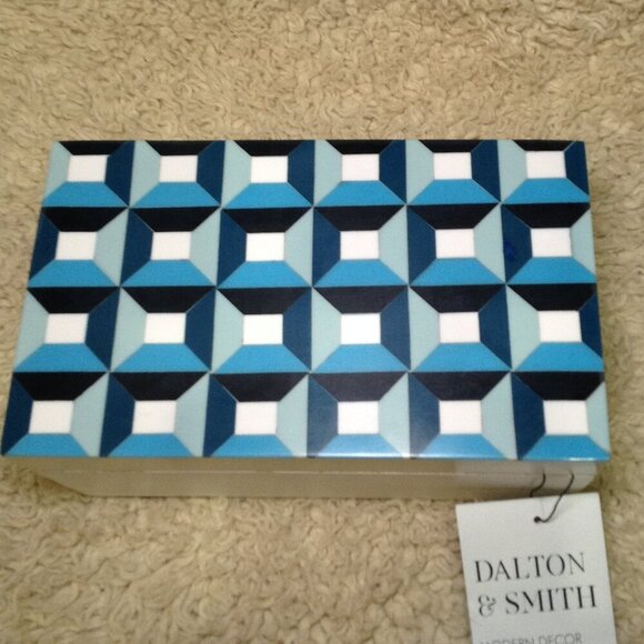 Dalton & Smith Decorative Patisserie Box, Geometric design on top, Modern Decor - Picture 5 of 5